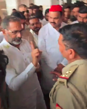 मुजफ्फरनगर में समाजवादी पार्टी की चौपाल को पुलिस ने रोका, राष्ट्रीय प्रवक्ता राजकुमार भाटी और पुलिस के बीच हुई तीखी नोकझोंक