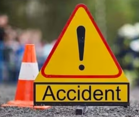 मध्य प्रदेश के बड़वानी में बस हादसा: 1 महिला की मौत, 30 से अधिक घायल