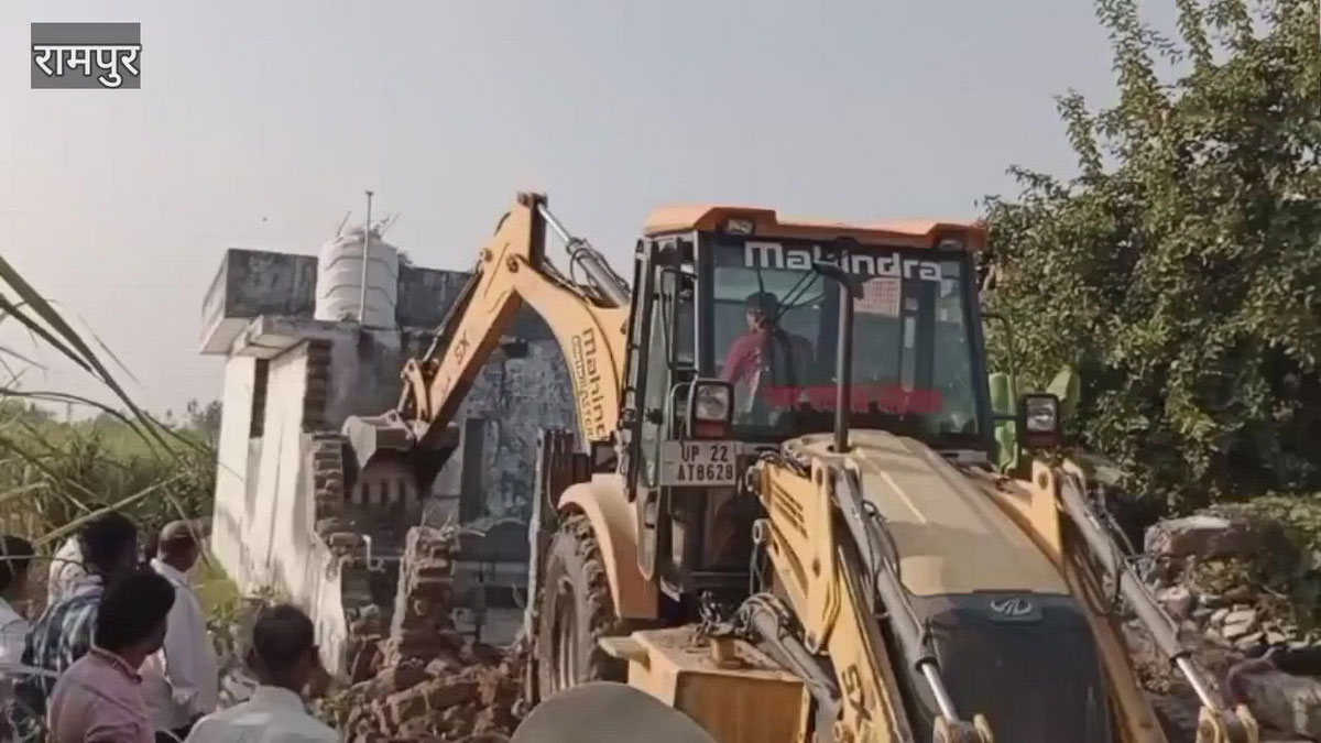 टांडा-बाजपुर मार्ग से हटे अंतिम दो अवैध निर्माण, डीएम और एसपी की सख्ती से प्रशासन ने लिया बड़ा कदम