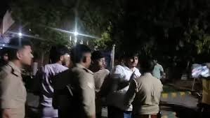 मेरठ में ऊर्जा राज्यमंत्री के नाम पर छात्रों से मारपीट, पुलिस बनी रही मूकदर्शक