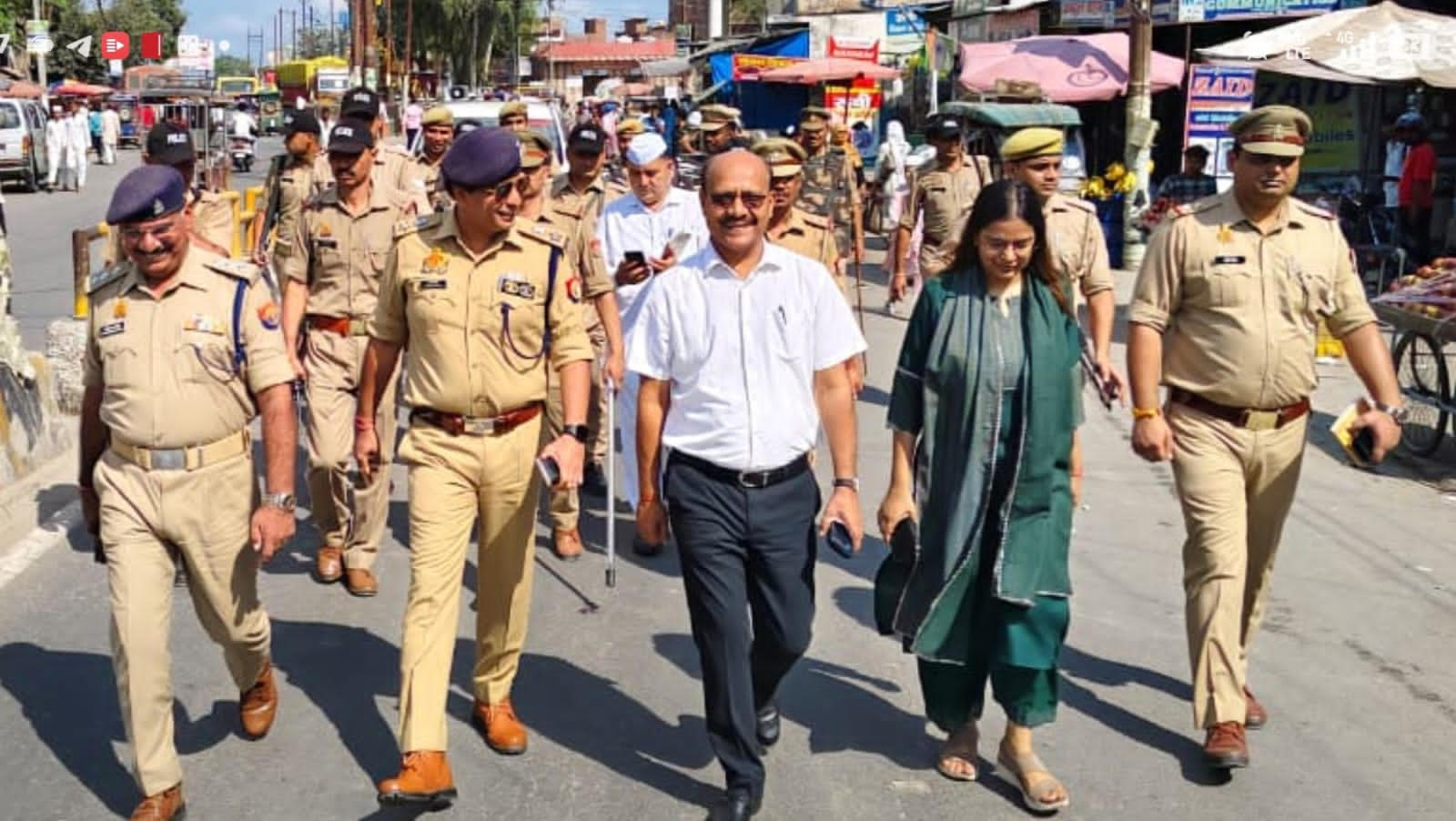 मुज़फ्फरनगर के बुढ़ाना में डीएम-एसएसपी ने किया पैदल मार्च, थाना का औचक निरीक्षण कर दिए सख्त निर्देश