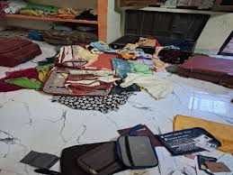 मेरठ में मेजर के घर लाखों की चोरी, परिवार की गैरमौजूदगी में चोरों ने खिड़की तोड़ की वारदात