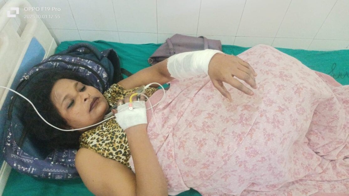 नौचंदी एक्सप्रेस में महिला चिकित्सक ने कलई काटकर आत्महत्या का किया प्रयास, रेलवे पुलिस ने बचाया