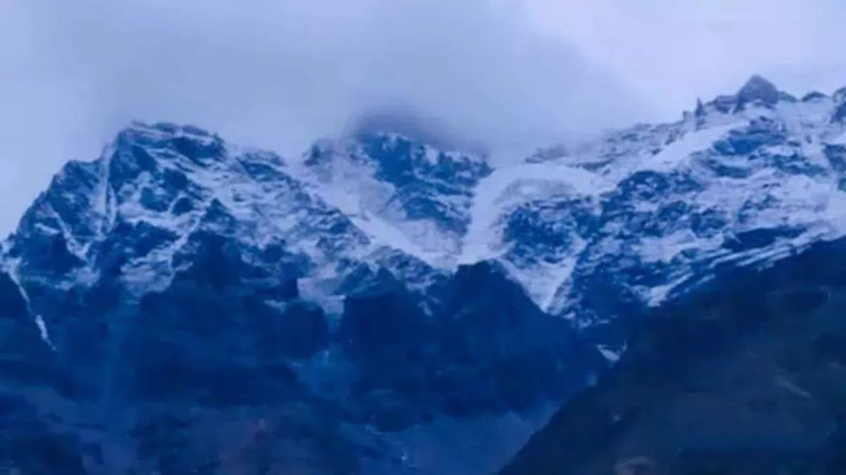 दीपावली पर उत्तराखंड में खिली धूप, पर 24 घंटे बाद बढ़ेगी ठंडक - पश्चिमी विक्षोभ देगा दस्तक