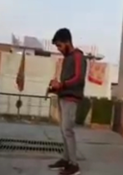 मुजफ्फरनगर में अवैध तमंचे से फायरिंग करते युवक का वीडियो वायरल, खुद को भाजपा युवा मोर्चा का जिला मंत्री बताता है आरोपी, पुलिस ने शुरू की तलाश