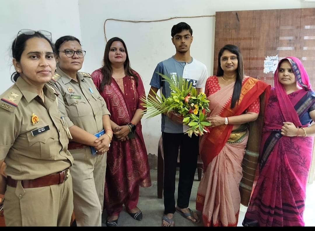 मेरठ में राज्य महिला आयोग सदस्य ने की 'गोद भराई' और 'बाल सेवा योजना' लाभार्थियों से संवाद