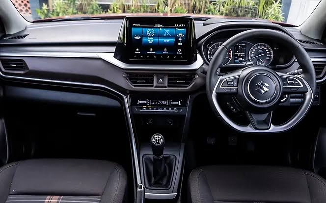 Maruti Brezza 2025: मिडिल क्लास फैमिली के लिए सबसे किफायती SUV, जानें नई कीमत माइलेज फीचर्स और सेफ्टी अपडेट्स