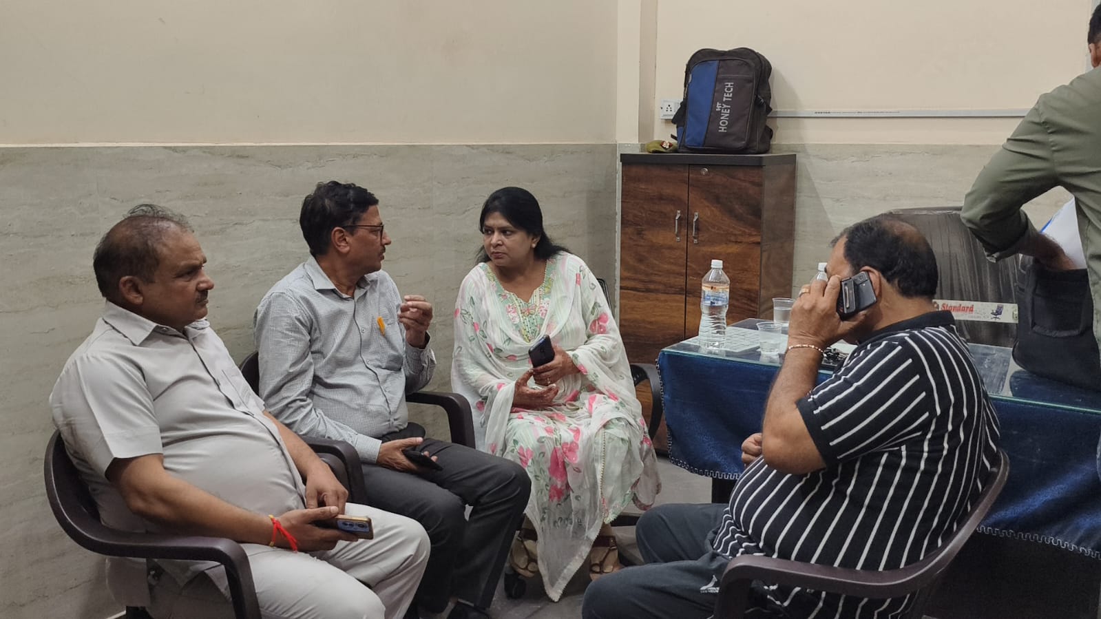 मुजफ्फरनगर में 250 किलो मावा जब्त, खाद्य विभाग ने जांच के लिए नमूने लिए; मावा व्यापारियों में हड़कंप