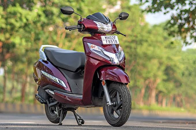 Honda Activa 125 2025: दमदार इंजन, बेस्ट माइलेज और स्मार्ट फीचर्स के साथ भारत की सबसे पॉपुलर स्कूटर अब सिर्फ 3-4 हजार रुपये की EMI पर घर लाएँ