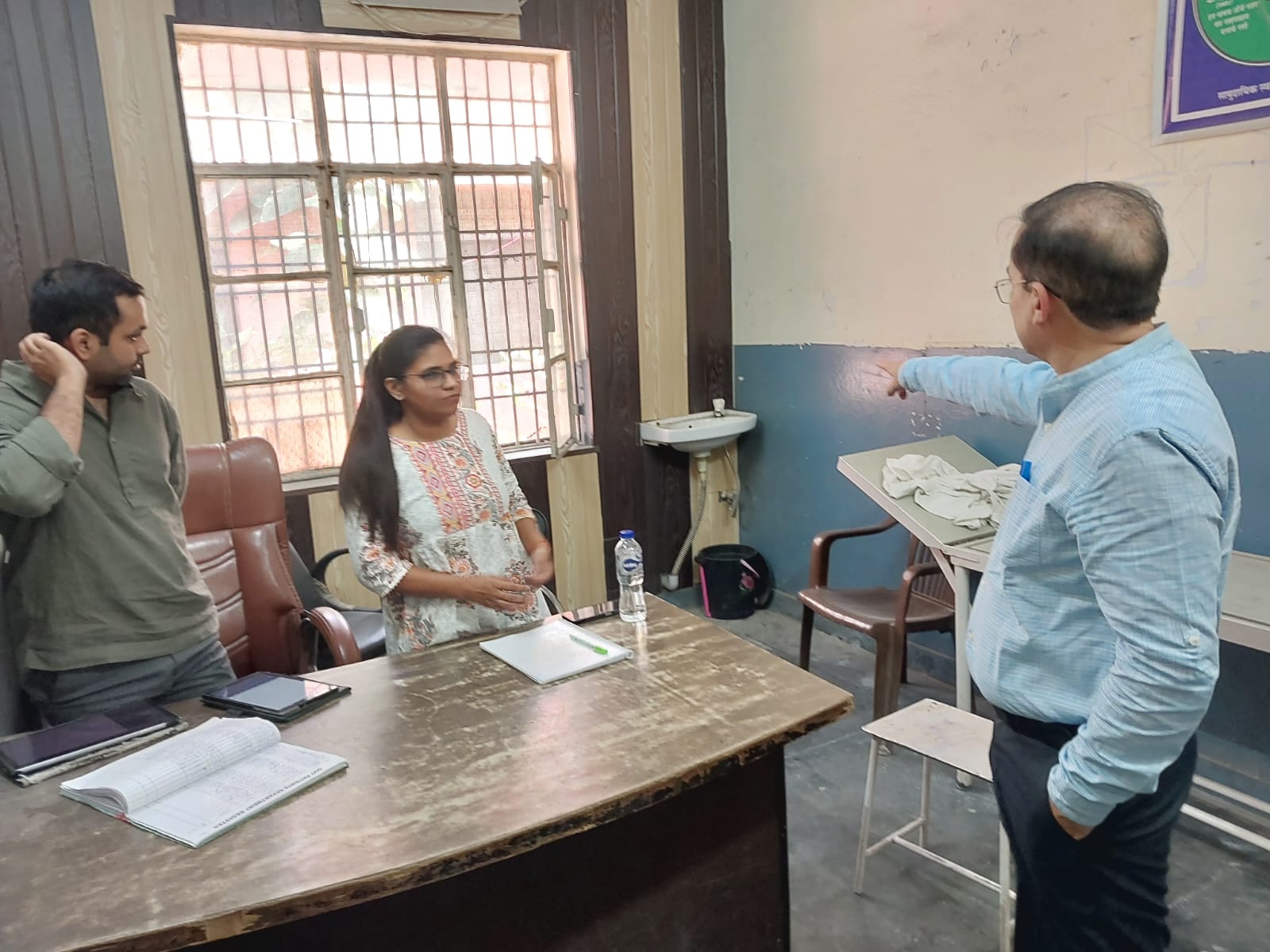 मुजफ्फरनगर में सीएमओ ने किया खतौली सामुदायिक स्वास्थ्य केंद्र का औचक निरीक्षण