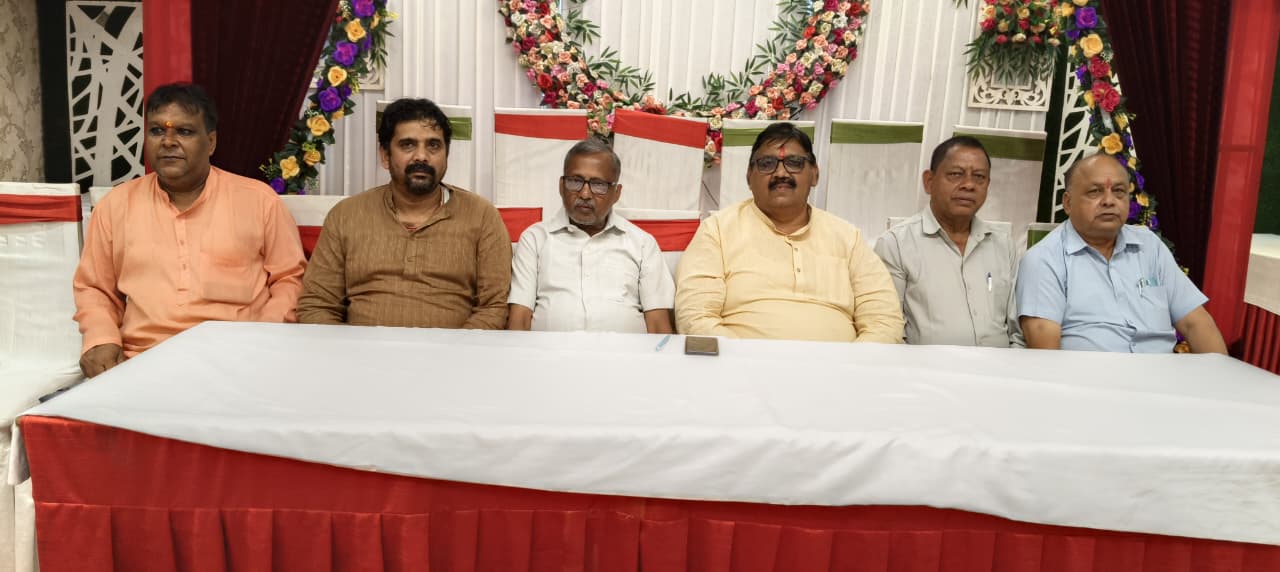 मुजफ्फरनगर में मावा व्यापारी बगावत पर! प्रशासन पर मनमानी के आरोप