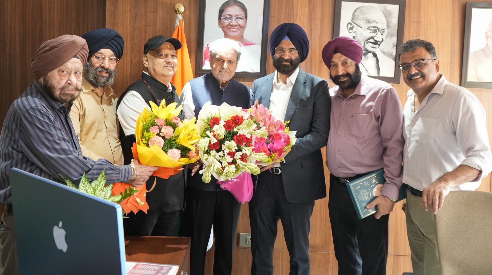  दिल्ली में बीएस-4 डीज़ल ट्रकों के प्रवेश पर रोक अब एक साल टली, एआईएमटीसी के प्रयासों से ट्रांसपोर्टरों को राहत
