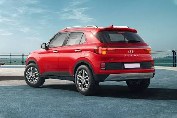 Best 2025 Hyundai Venue Launch, नई Venue SUV का धांसू लुक और लग्जरी फीचर्स, बुकिंग शुरू ₹25,000 से, जानें पूरी डिटेल