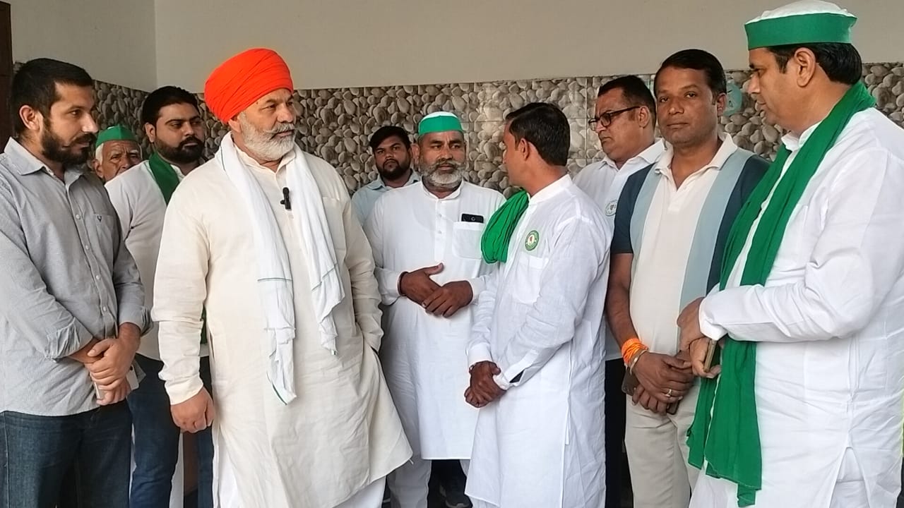 गन्ना मूल्य बढ़ोतरी पर बोले राकेश टिकैत- “योगी जी 10 रुपये और बढ़ा देते तो 400 के पार हो जाता, अब केंद्र जाएंगे”