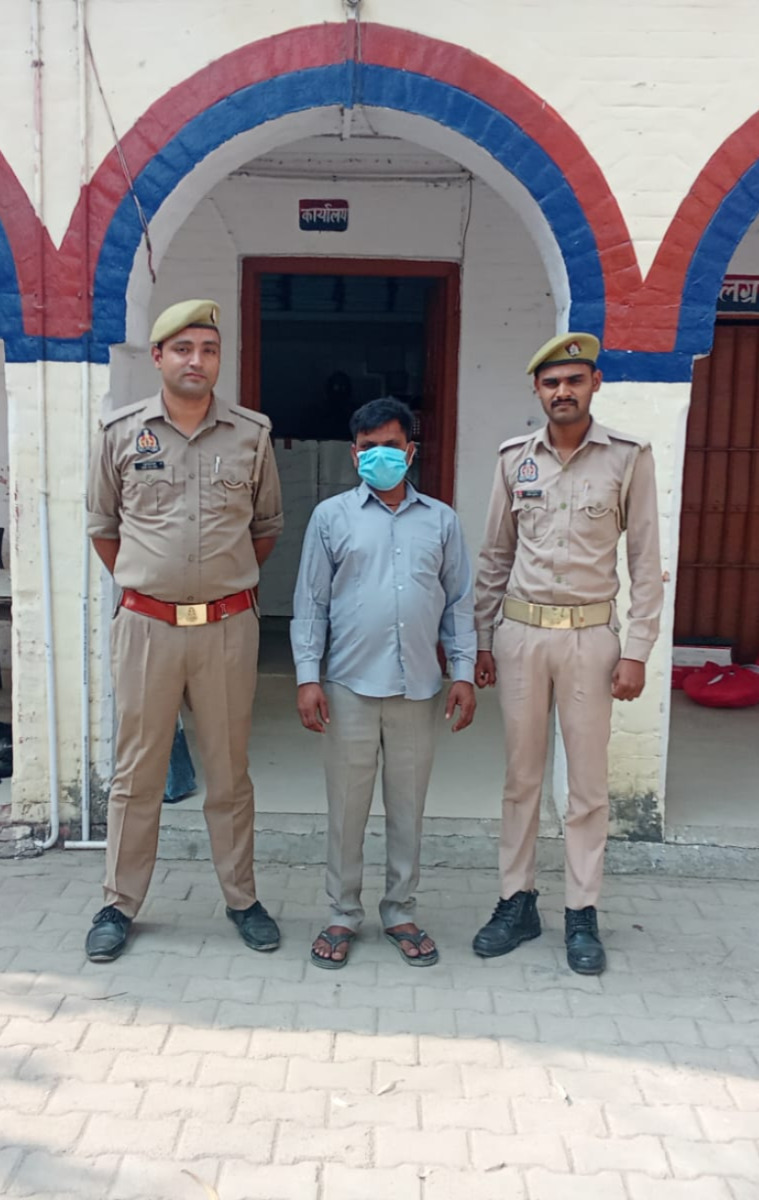 शामली पुलिस को बड़ी सफलता: झिंझाना में जानलेवा हमले के मुख्य आरोपी तय्यूब को गिरफ्तार, एक बाल अपचारी भी हिरासत में