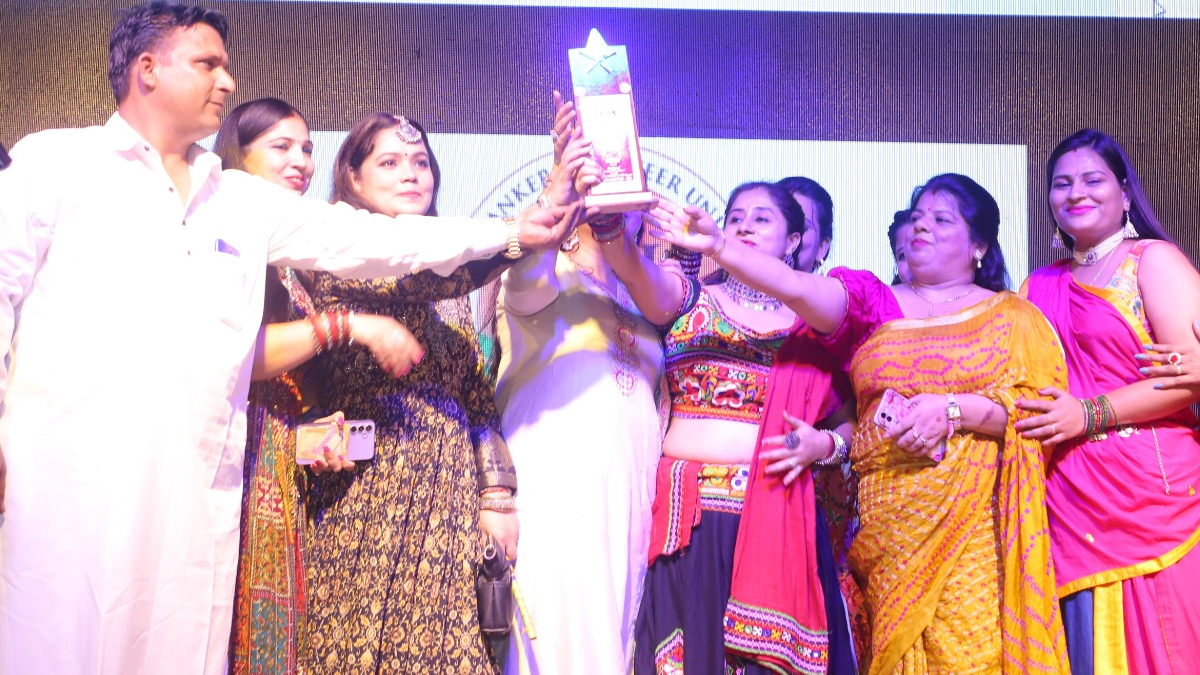 यंग एनर्जेटिक पॉजिटिव पीपल क्लब ने पेश की समाज सेवा की मिसाल, संस्थापक अध्यक्षा नेहा मेहरोत्रा सम्मानित