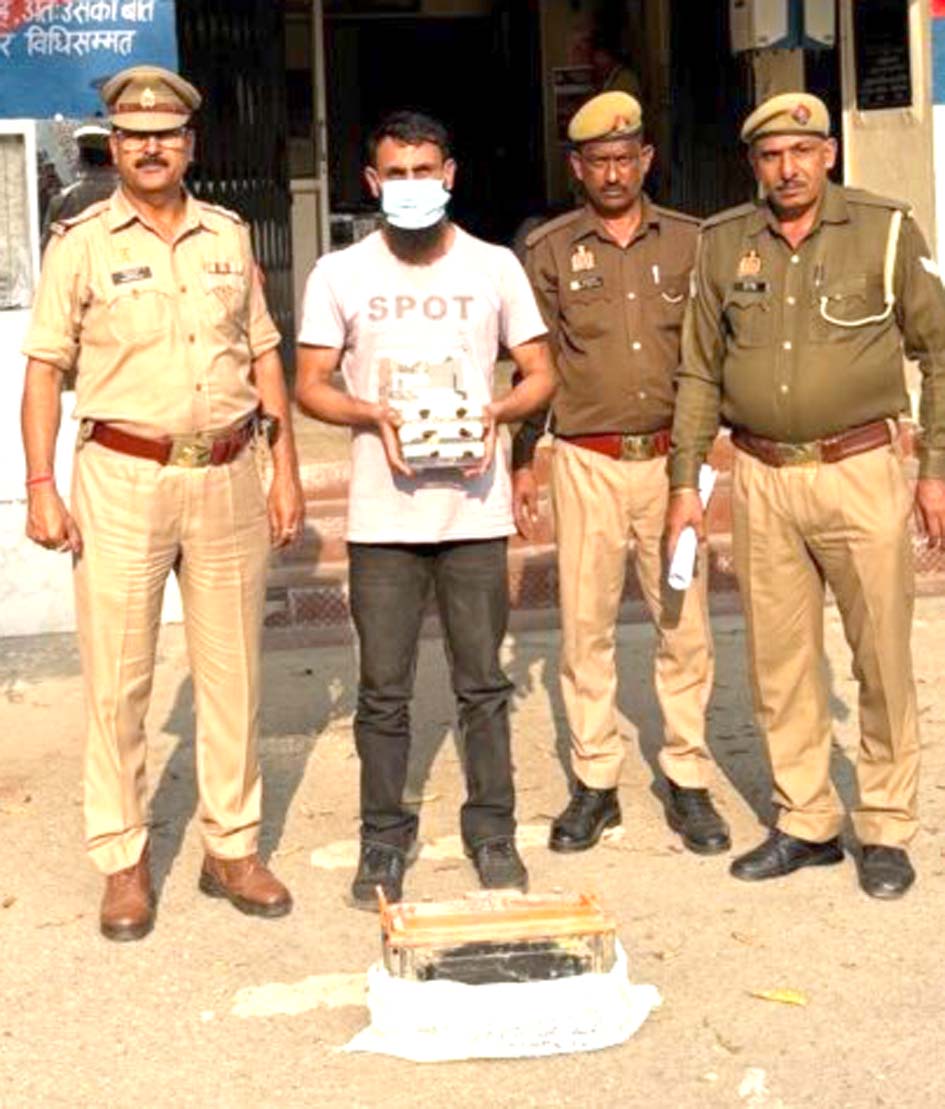 सहारनपुर में पुलिस ने शातिर चोर को गिरफ्तार कर चोरी का माल किया बरामद