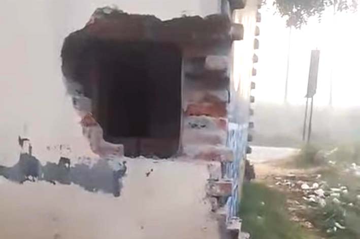 सहारनपुर में शराब की दुकान में चोरी, लाखों की शराब और नकदी चोरी