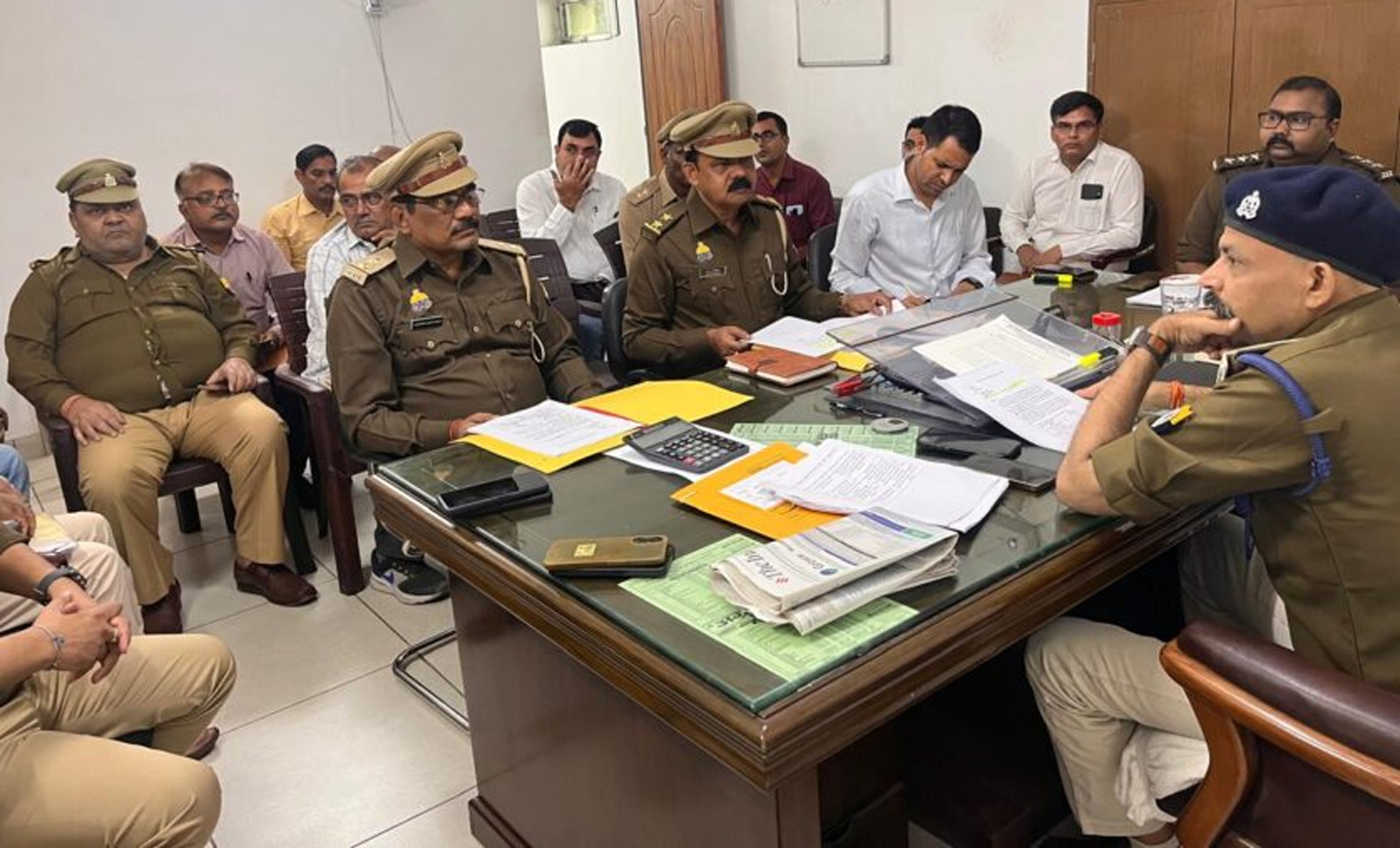 मुजफ्फरनगर में शीरा नीति 2025-26 पर समीक्षा बैठक, पारदर्शिता और राजस्व वृद्धि के लिए चीनी मिलों को सख्त निर्देश