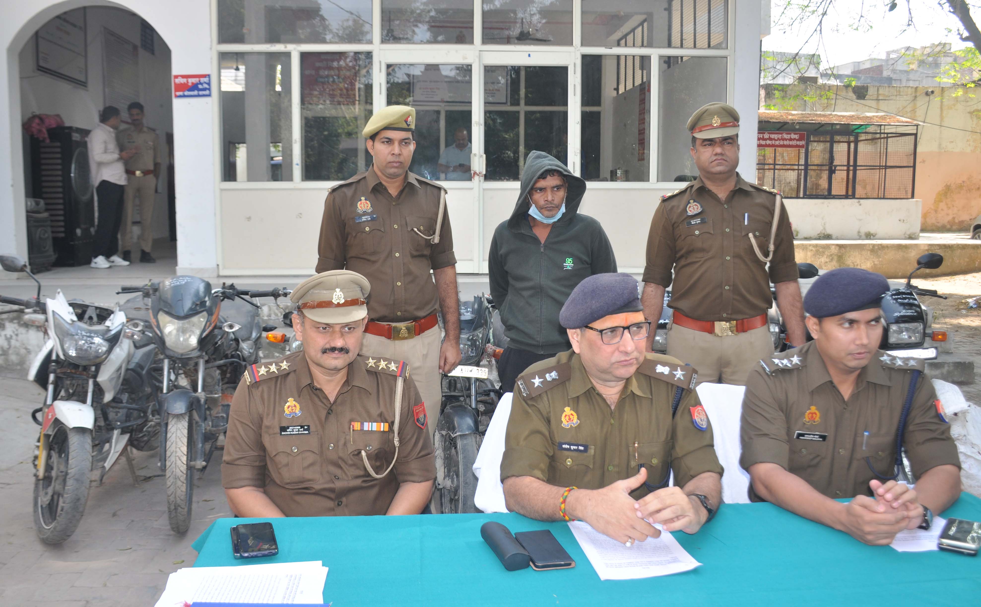 शामली पुलिस ने वाहन चोरी गिरोह का सक्रिय सदस्य गिरफ्तार किया, 11 चोरी की बाइकें बरामद