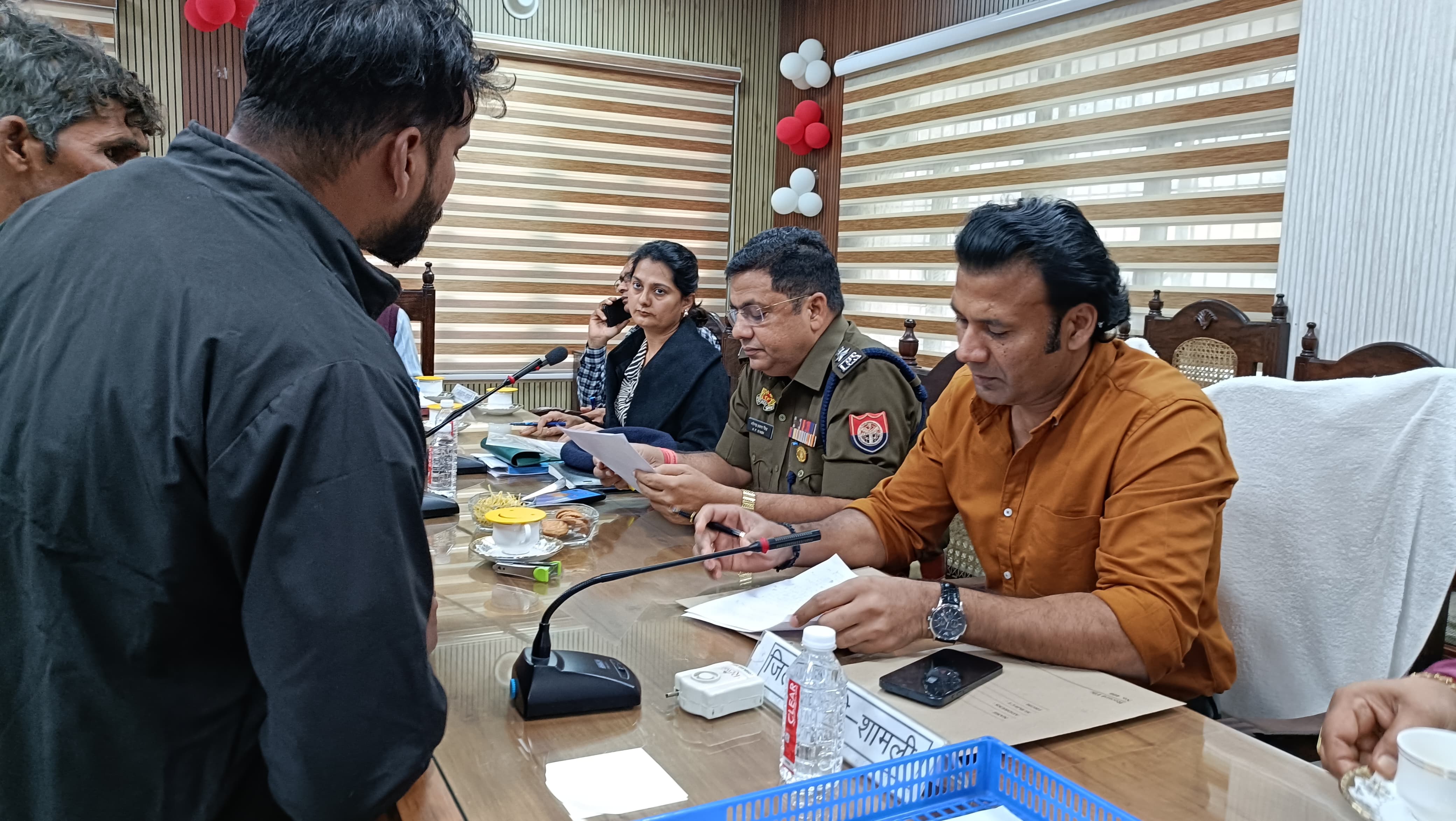 शामली में संपूर्ण समाधान दिवस का आयोजन, अधिकारियों को शिकायत निस्तारण के सख्त निर्देश