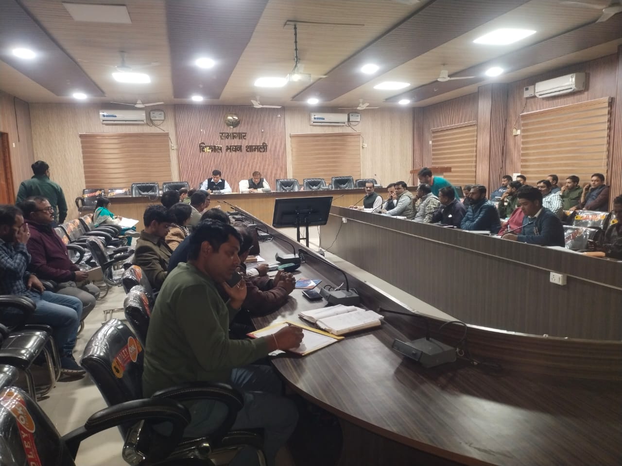 लखपति महिला कार्यक्रम पर शामली में फोकस, SHG को कन्वर्जेंस से मिलेगा लाभ, सीडीओ ने दिए निर्देश 