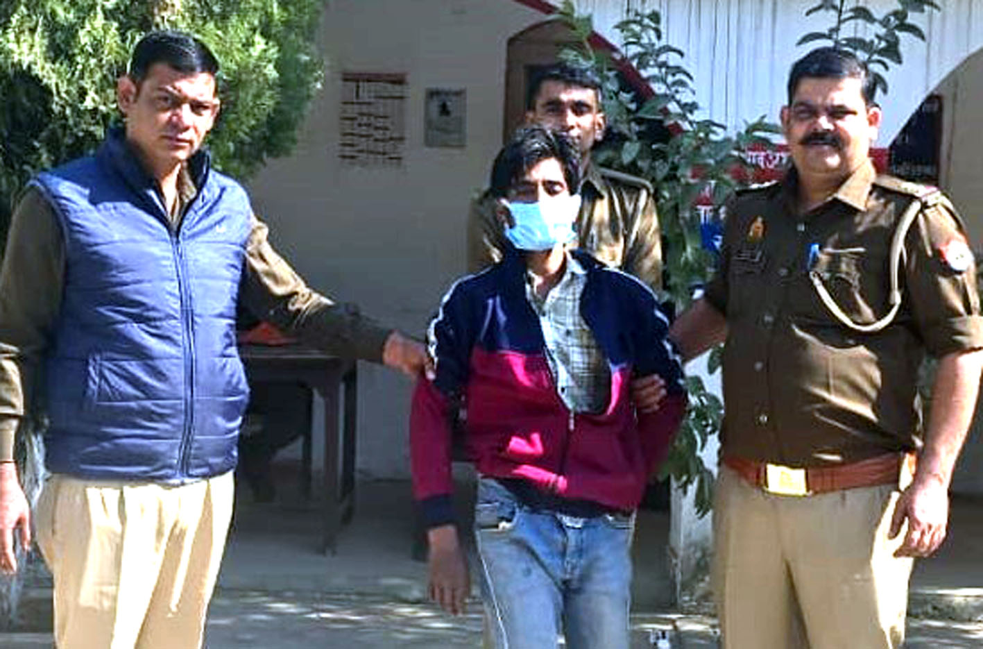 सहारनपुर में पुलिस ने नशा तस्कर को किया गिरफ्तार, ढाई लाख की स्मैक बरामद