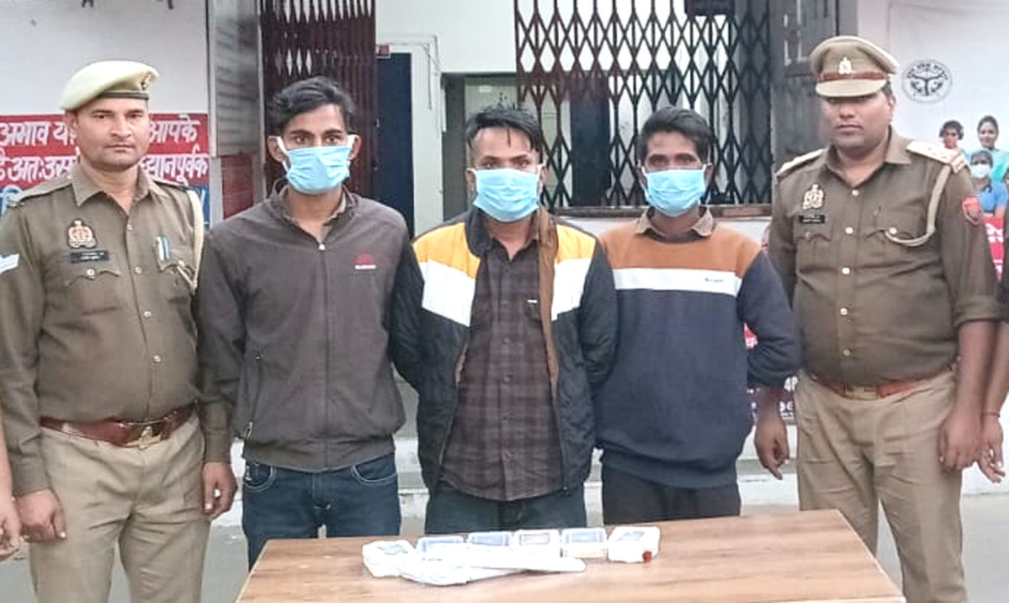 सहारनपुरमें सरसावा पुलिस ने चोरी का खुलासा कर तीन नकबजन आरोपियों को तमंचा व नकदी सहित किया गिरफ्तार