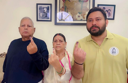 बिहार चुनाव 2025: क्यों नहीं चला तेजस्वी यादव का ‘हर घर सरकारी नौकरी’ वाला वादा?