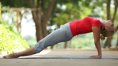 पूर्वोत्तानासन: पीठ दर्द और तनाव से पाएं मुक्ति, शरीर बनेगा मजबूत 