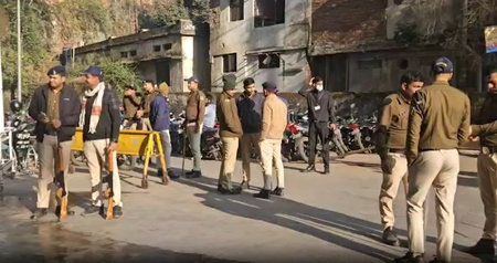 मध्य प्रदेश: रायसेन में बच्ची से दुष्कर्म के आरोपी को पुलिस ने मुठभेड़ के बाद गिरफ्तार किया