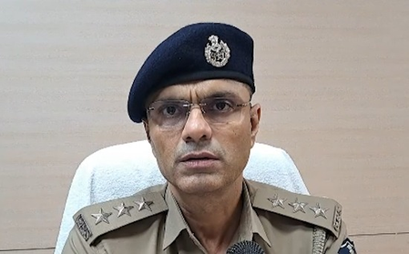 गुजरात : जेल में कैद नारायण साईं पर एक और मामला दर्ज, सेल से मोबाइल फोन बरामद