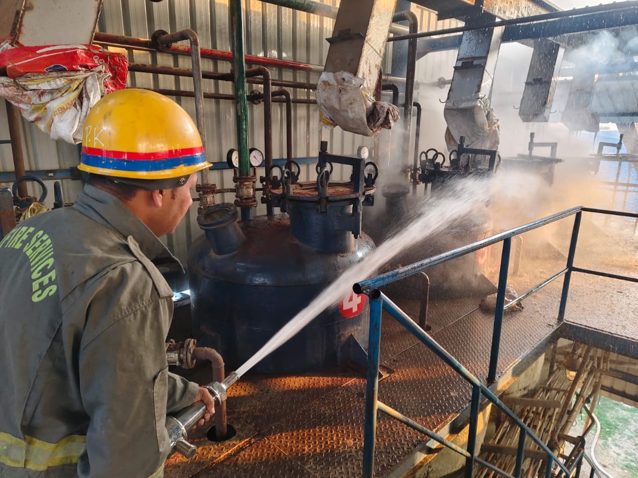 गाजियाबाद के मोदीनगर में फैक्ट्री बॉयलर में आग, दो मजदूर गंभीर रूप से झुलसे