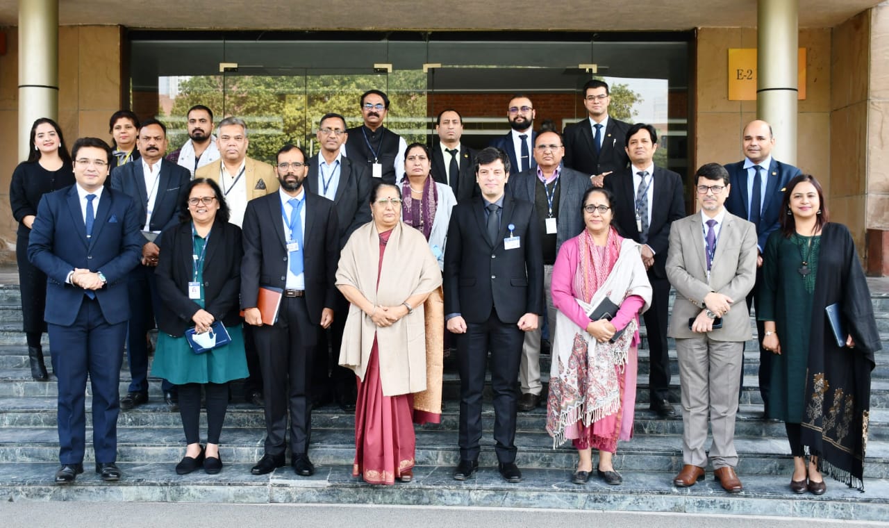 नोएडा: बीएआरसी वैज्ञानिकों ने एमिटी विश्वविद्यालय में छात्रों को परमाणु ऊर्जा में कैरियर के अवसरों से अवगत कराया