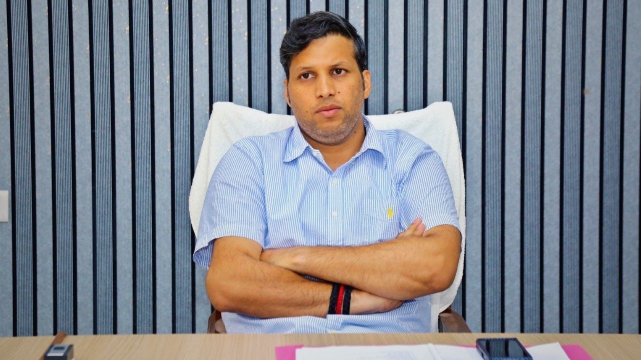 गाजियाबाद: डीएम रविन्द्र कुमार मांदड़ ने गार्ड–बाउंसर की मनमानी पर सख्ती, डराने-धमकाने पर होगी कार्रवाई