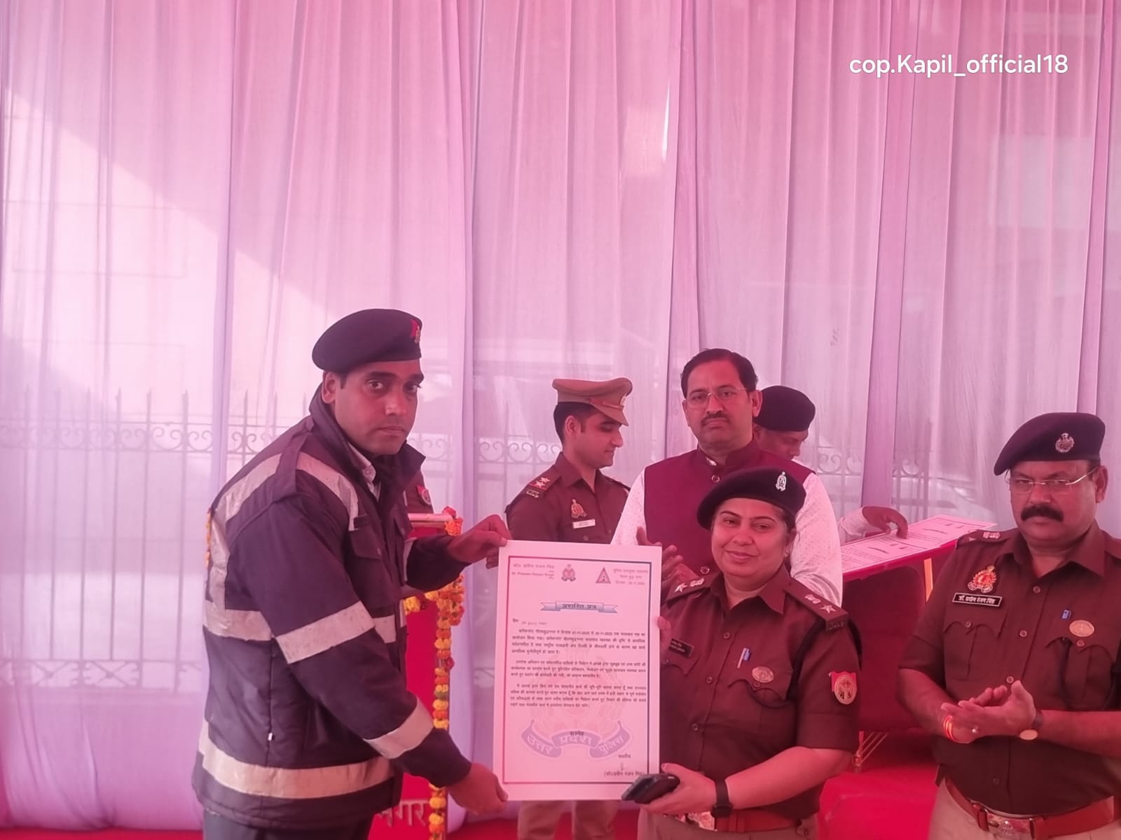 नोएडा में यातायात माह-2025 का समापन, पुलिस ने किया नागरिकों को जागरूक