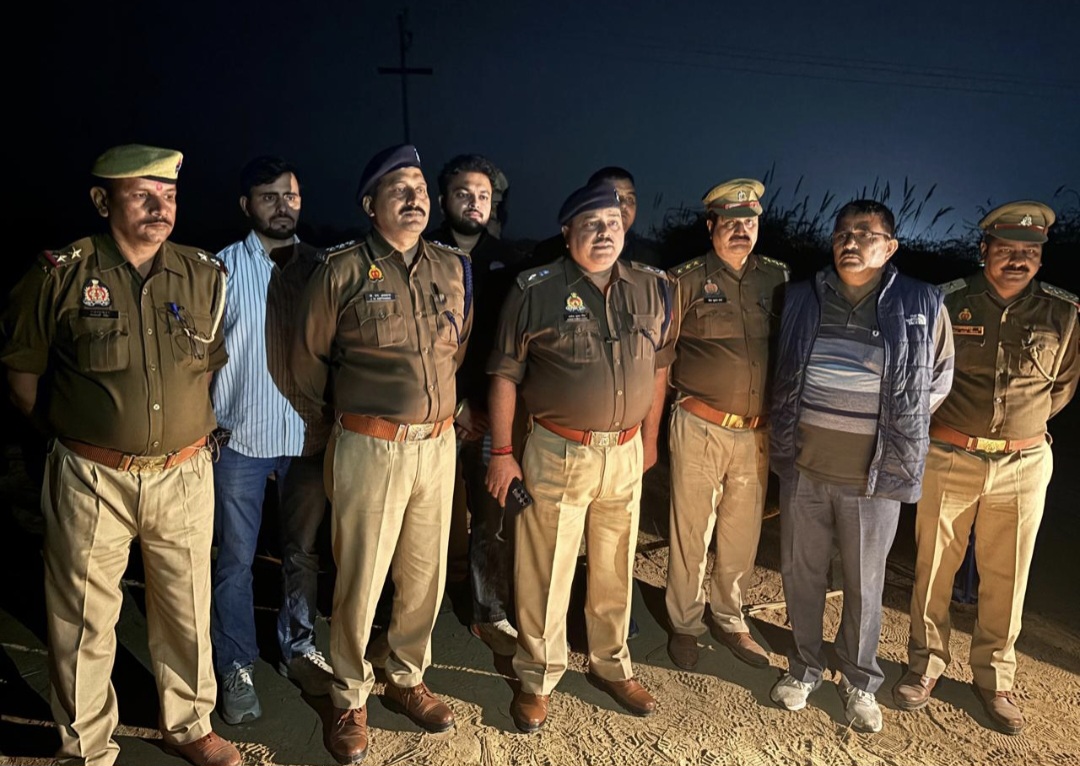 “हाथरस में पुलिस-आसिफ मुठभेड़! 25 हजार के इनामी बदमाश गिरफ्तार, अवैध तमंचे बरामद”