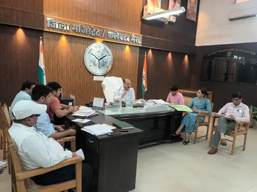 मेरठ में बिल्डरों पर शिकंजा, 12 बिल्डरों पर ₹10 करोड़ बकाया, 15 दिन में भुगतान न करने पर संपत्ति होगी सील