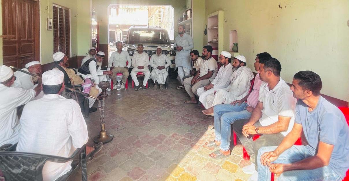 शामली: गन्ना भुगतान में देरी पर किसानों की पंचायत, अनिश्चितकालीन धरना की तैयारी