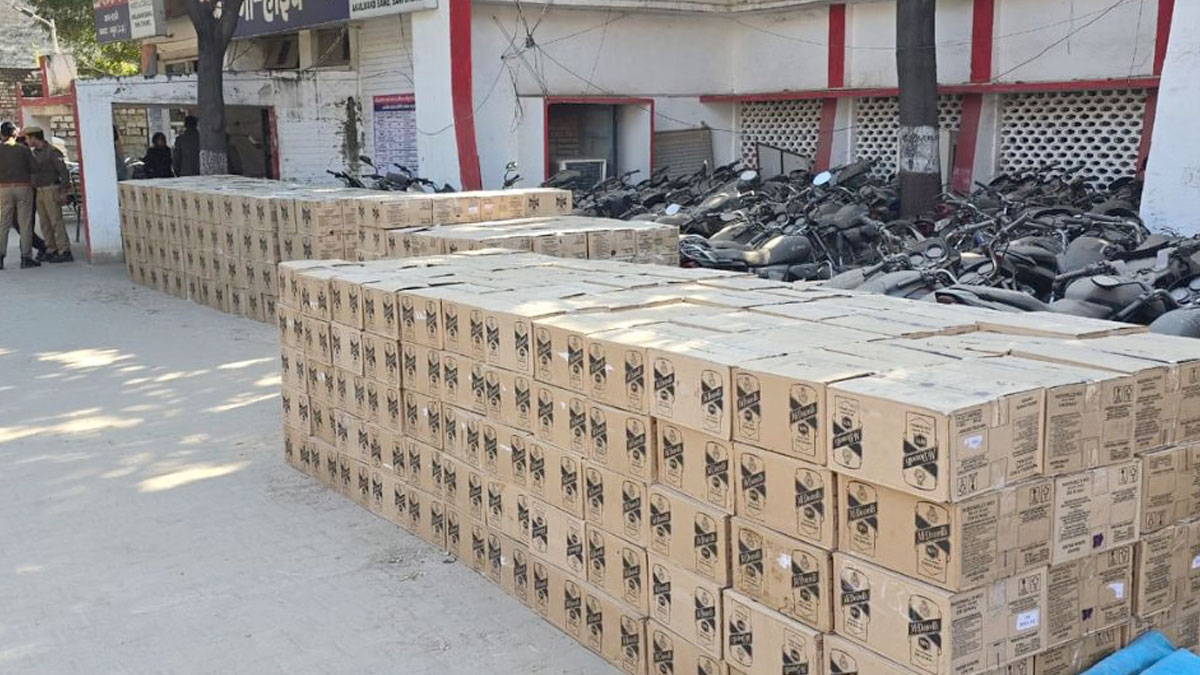 बिहार चुनाव में सुरक्षा एजेंसियों की बड़ी कार्रवाई: 7500 लीटर अवैध शराब बरामद, 209 तस्कर गिरफ्तार