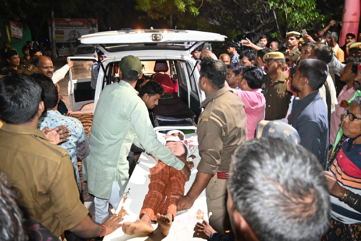 चित्रकूट में भीषण सड़क हादसा, रोडवेज बस और बोलेरो में भिड़ंत, तीन की मौत, पांच घायल,सभी लोग पार्टी करके लौट रहे थे