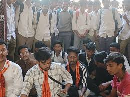 शामली बीबी इंटर कॉलेज में छात्रों का प्रदर्शन: फीस वृद्धि और रसीद न मिलने पर ABVP धरना