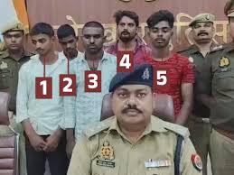 गोरखपुर में दिन में क्रिकेट, रात में लूट; शातिर 'आधार कार्ड' गैंग का पर्दाफाश, 5 लुटेरे गिरफ्तार