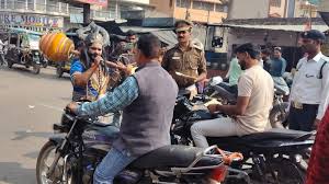 Lalitpur में सड़क पर उतरे ‘यमराज’! शराबी चालकों को सीधी चेतावनी |