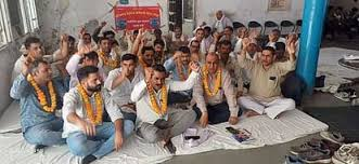 मेरठ में भैसाली डिपो रोडवेज कर्मचारी अनिश्चितकालीन अनशन पर, क्षेत्रीय प्रबंधक पर भ्रष्टाचार और उत्पीड़न के आरोप