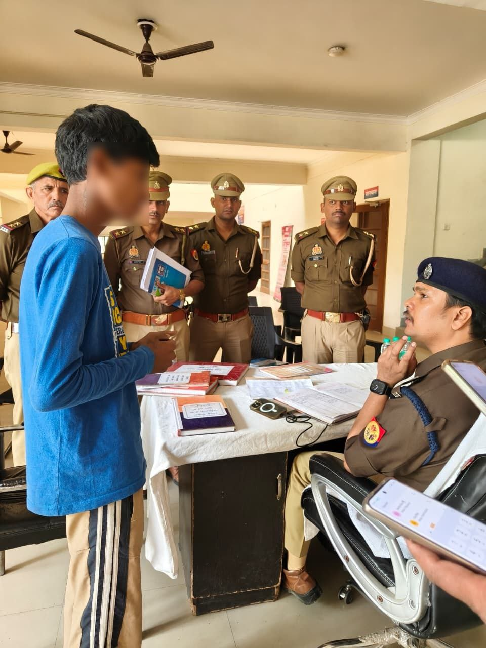 मेरठ: एसपी सिटी आयुष विक्रम सिंह ने थाना पल्लवपुरम का निरीक्षण कर फरियादियों की समस्याओं का किया समाधान