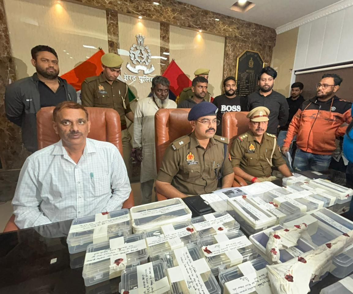 मेरठ में अवैध शस्त्र फैक्ट्री का भंडाफोड़, दो आरोपी गिरफ्तार