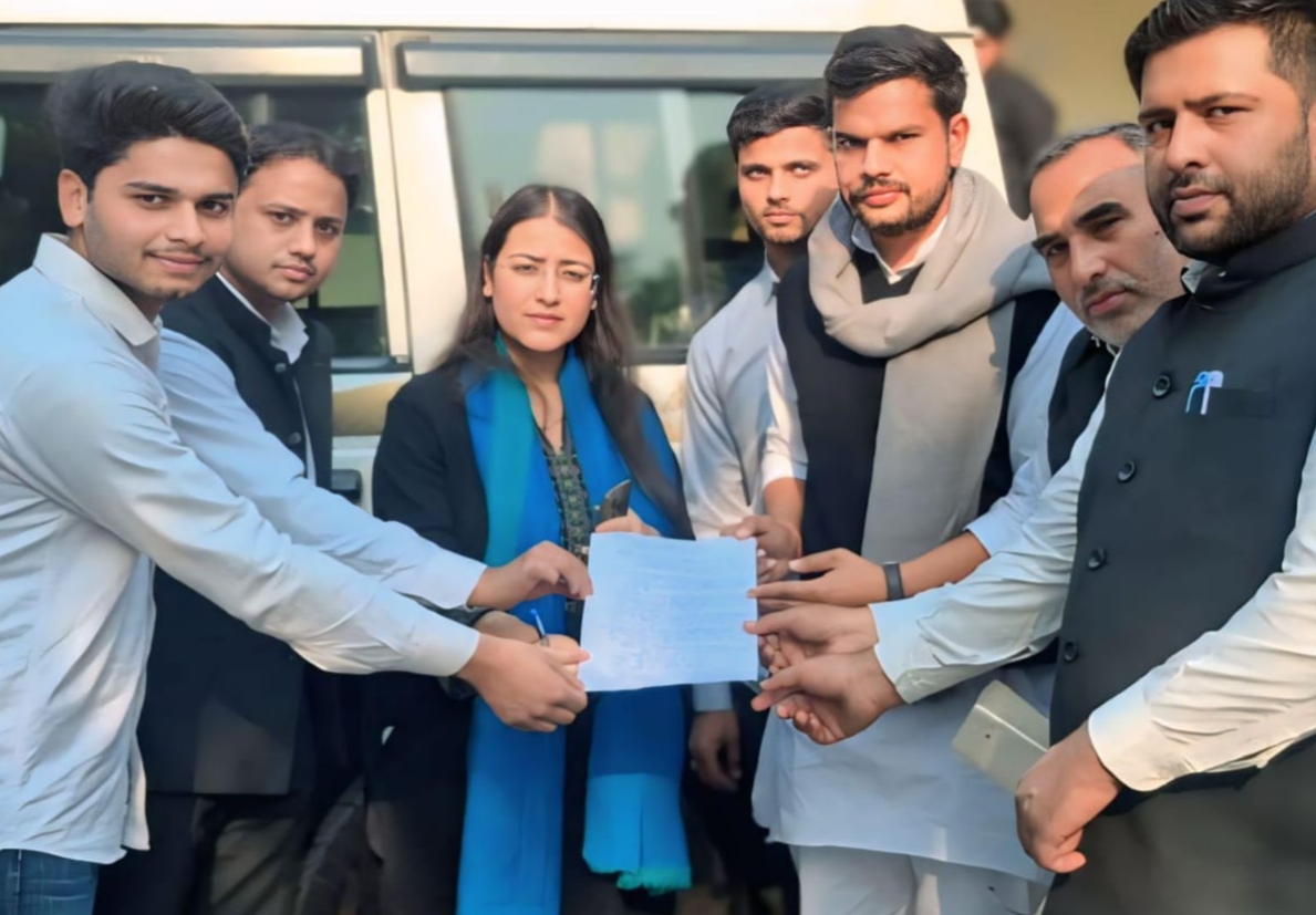 खतौली में बीएलओ के असहयोग पर फूटा रोष, एसडीएम निकिता शर्मा ने किया स्थलीय निरीक्षण, सपाइयों ने सौंपा ज्ञापन