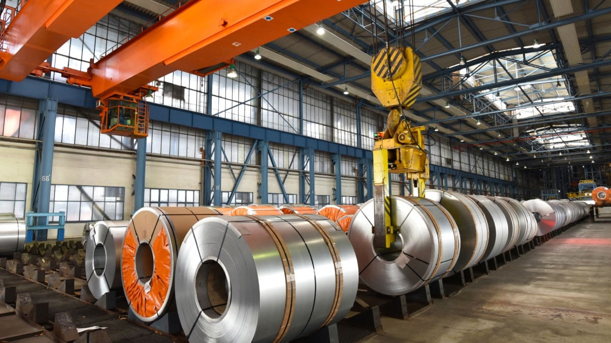 कम कीमतों ने बिगाड़ी स्टील उद्योग की सेहत: 150 यूनिट्स पर ताला, सरकार के विस्तार मिशन पर मंडराया खतरा