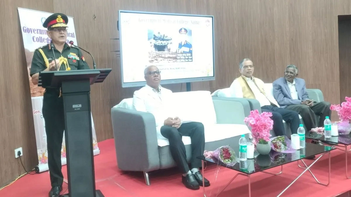 🇮🇳 भावुक पल: 55 साल बाद स्कूल पहुंचे जनरल उपेंद्र द्विवेदी, 'ऑपरेशन सिंदूर' को बताया 'धर्म युद्ध' - देश की एकता का मंत्र